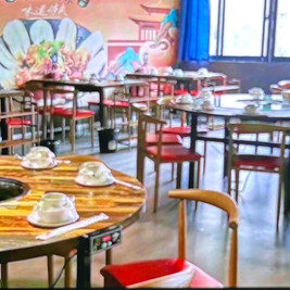 地锅鸡熟食店