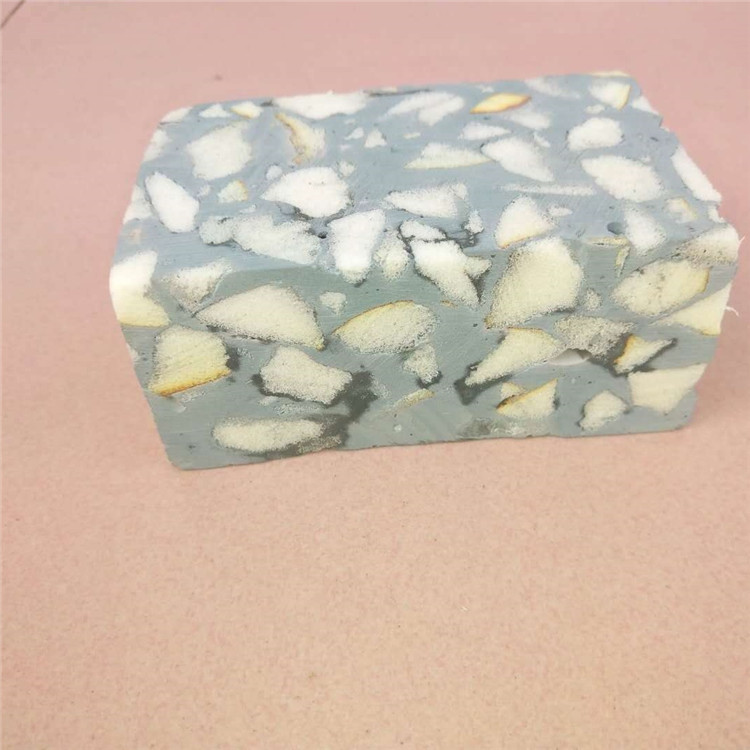 轻集料混凝土的骨料含水率如何控制