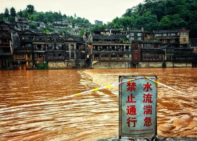 南方主雨带移至苏皖鄂 华北东北雷雨不断