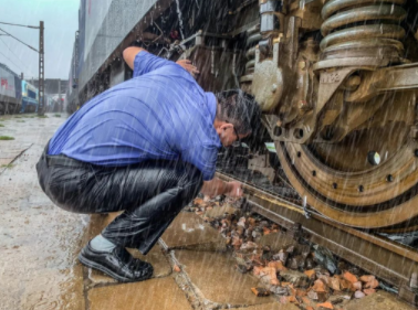 雨！雨！雨！铁路人紧急出动！