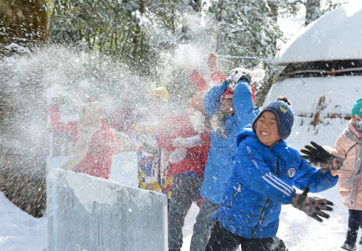 今日冬至 | 窗外隆冬飞雪，家中热气腾腾