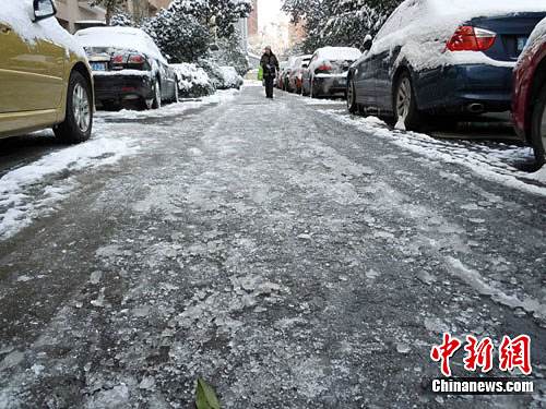 新一轮雨雪道路结冰风险预警  这些知识点要提前学习