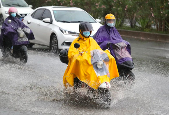 南方暴雨北方寒，五月天气怎么了？