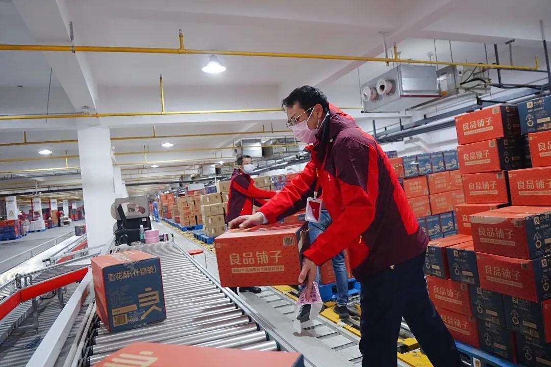 A股“网络上市”第一人杨红春:良品铺子讲究的是什么