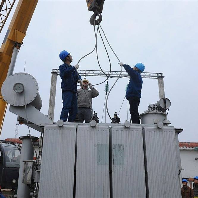 在工业生产、电力系统和各类基础设施建设中，变压器扮演着至关重要的角色，它将电能进行电压转换，使其能够安全高效地传输和分配。随着技术的更新迭代和设备的老化，许多变压器会进入退役阶段。在长丰县及周边区域，对于闲置或报废的干式变压器和三相电力变压器的处理，正逐渐成为一个受到关注的议题。这些设备若随意废弃，不仅造成资源浪费，也可能对环境产生影响。对其进行规范回收与科学处理，是一项兼具经济价值和环保意义的工
