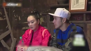 c-网友偶遇钟丽缇张伦硕夫妇 女方肚子隆起？