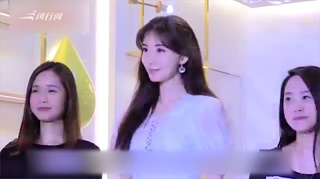 c-44岁林志玲感叹无人敢追 美成仙女让人很心动