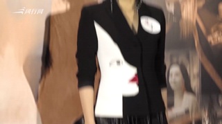c-胡杏儿怀二胎罕见晒全身照?小腹隆起孕肚明显