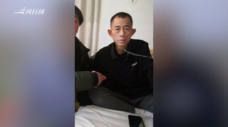 c-网曝李连杰现身二哥葬礼现场 灵堂前悲痛欲绝潸然泪下