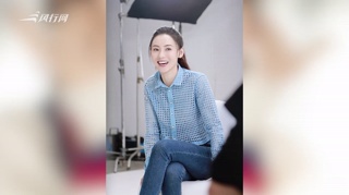 c-张柏芝与友人共饮下午茶 粉色系装扮尽显春日气息