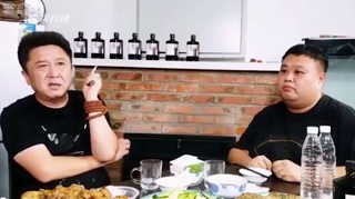 c-于谦李诞与两女现身温泉馆疑做按摩 于谦与美女拥抱