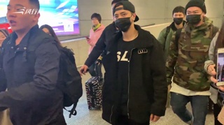 c-上海 （机场）男女通吃！ 罗志祥机场与粉丝“暗送秋波”