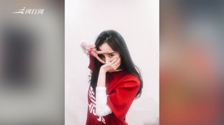 c-杨幂穿荧光绿卫衣色彩明亮 大眼水灵皮肤白皙