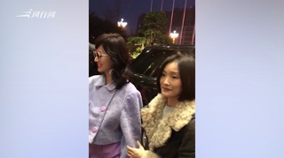 c-别人的64岁！赵雅芝变“薰衣草女孩” 秀美腿