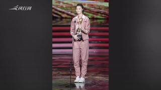 c-1米92惠若琪秀霸屏长腿！戴口罩帽子想低调都难