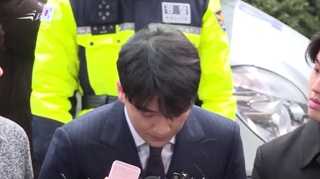 c-胜利案供毒中国女子前往警局 包裹严实拒露脸