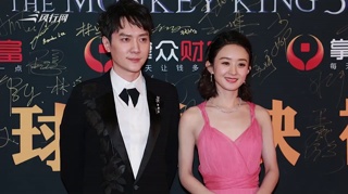 已怀胎7个月？赵丽颖穿孕妇装挽手老公冯绍峰吃火锅