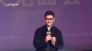 王宝强扮圣诞老人送惊喜 阿米尔汗秀东北话爆笑全场