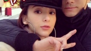 郭富城一家三口现身马场 女儿首曝光眼大精灵超可爱